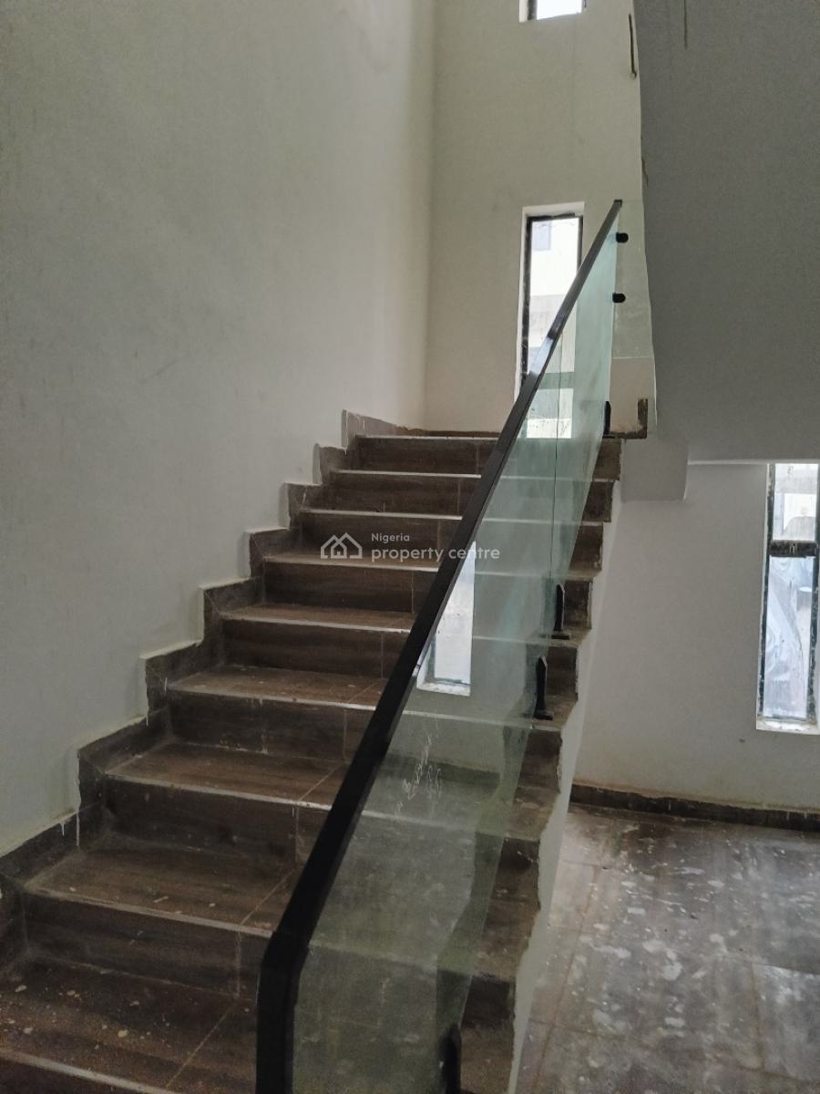 5-bedroom Semi-detached Duplex Featuring a Study Room and Bq, Guzape, Guzape District, Abuja, Semi-detached Duplex for Sale