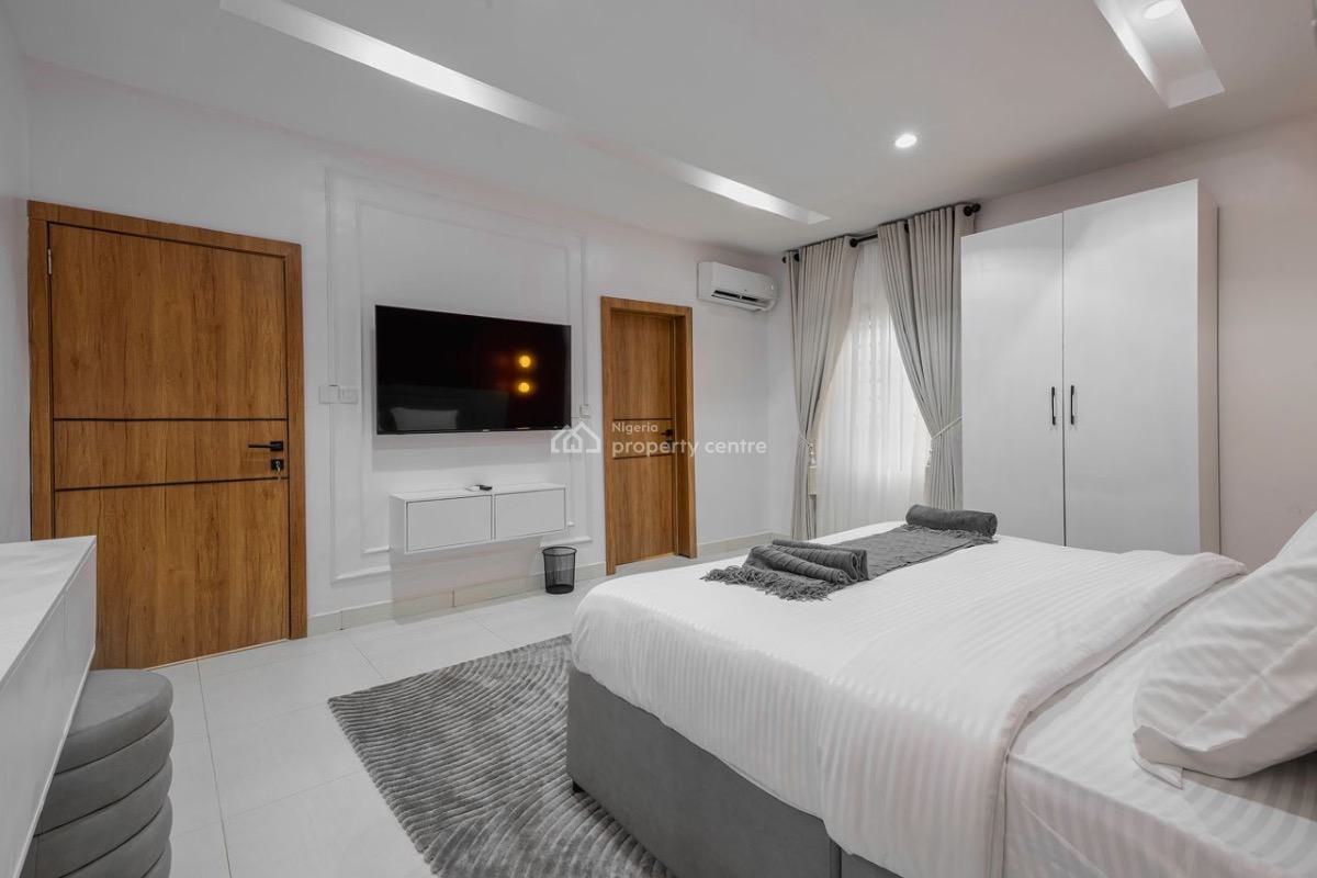 Luxury 2bedrooms Apartment with Pool and Snooker Table, Phase 1, Lekki, Lagos, Flat / Apartment Short Let