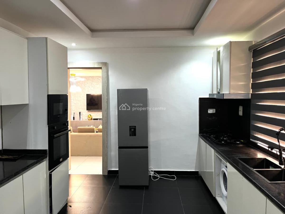 Luxury Brand New 3 Bedroom Penthouse Apartment, By Meadow Hall Way, Lekki Right, Lekki Phase 1, Lekki, Lagos, Flat / Apartment Short Let