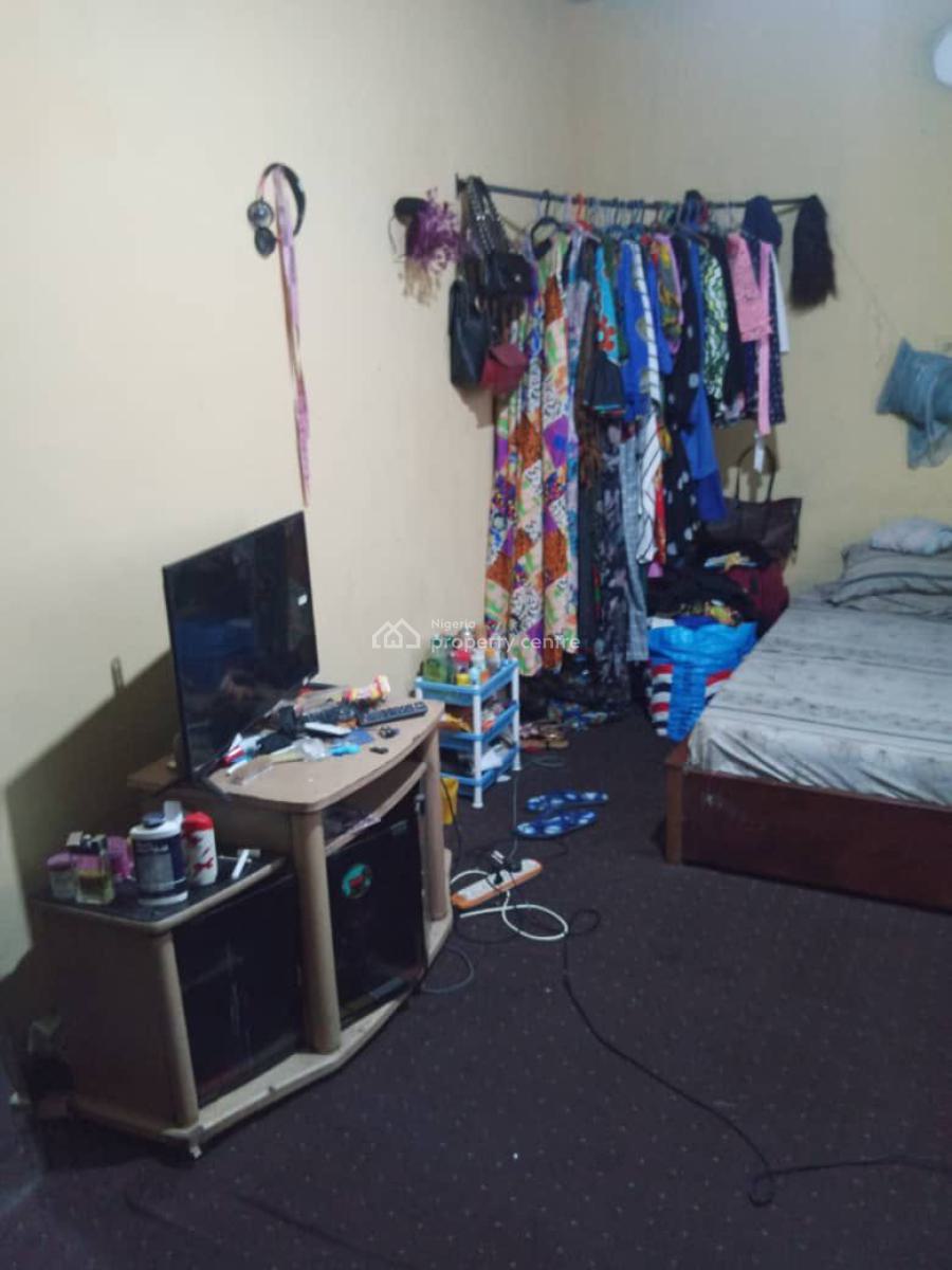 a Vacant Distress Building Good for Residential Purpose, Mende, Maryland, Lagos, Residential Land for Sale