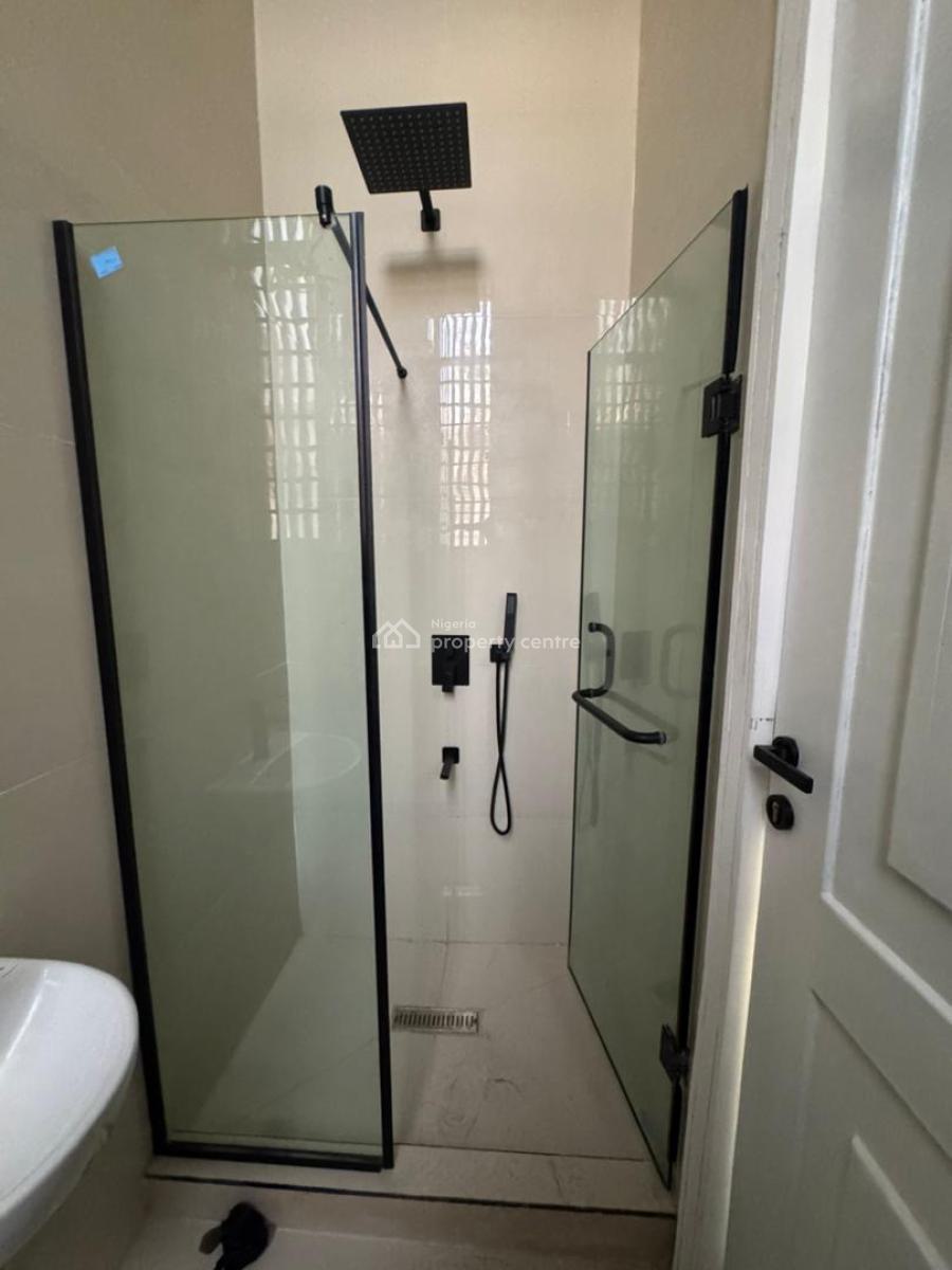 Aesthetically Pleasing 3 Bedroom Apartment with Pool, Elevator, Lekki Phase 1, Lekki, Lagos, Block of Flats for Sale