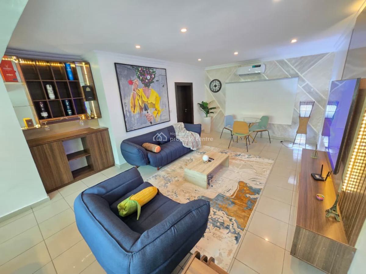 Spacious 1 Bedroom Apartment with Top Notch Amenities Available, Lekki Phase 1, Lekki, Lagos, Flat / Apartment Short Let