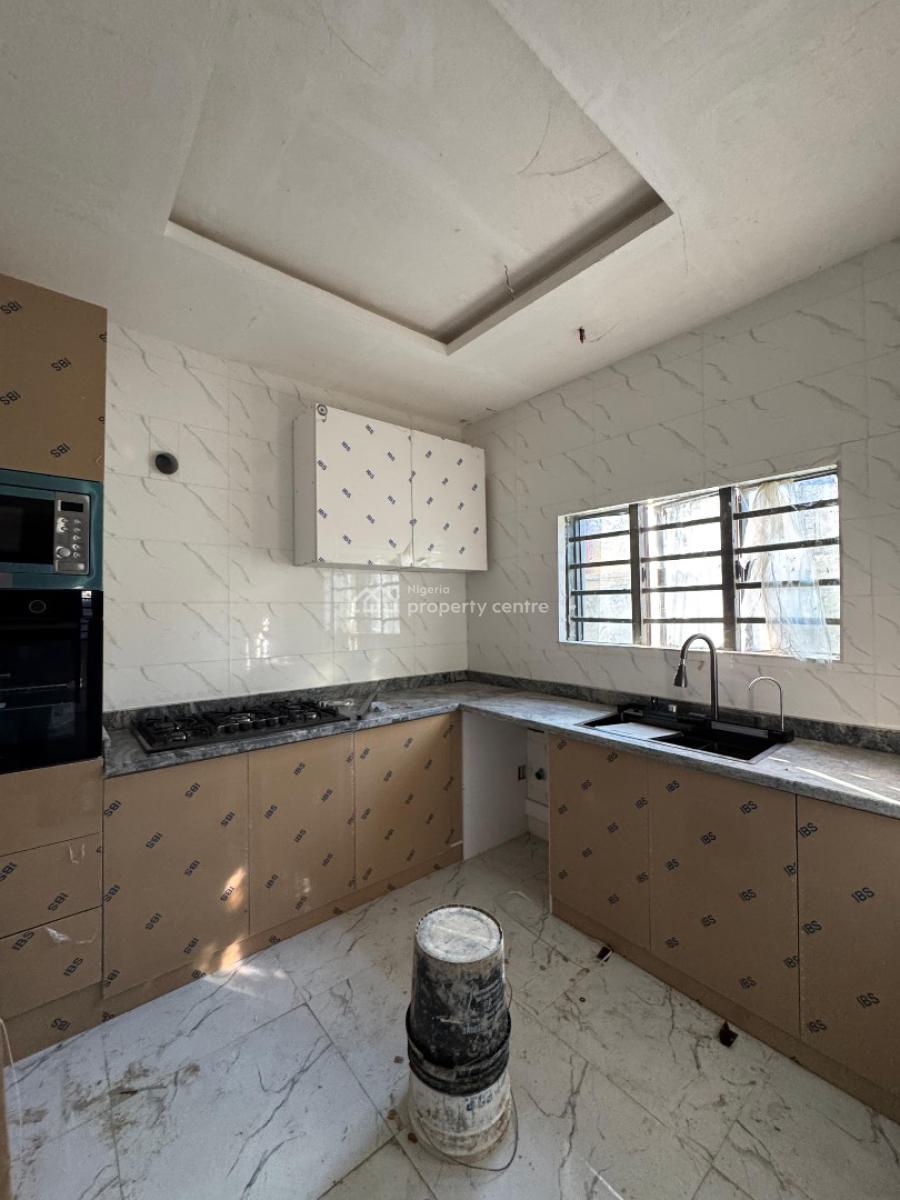 Lovely 2 Bedroom with Both Open & Close Plan Kitchen, Yaba, Lagos, Flat / Apartment for Sale