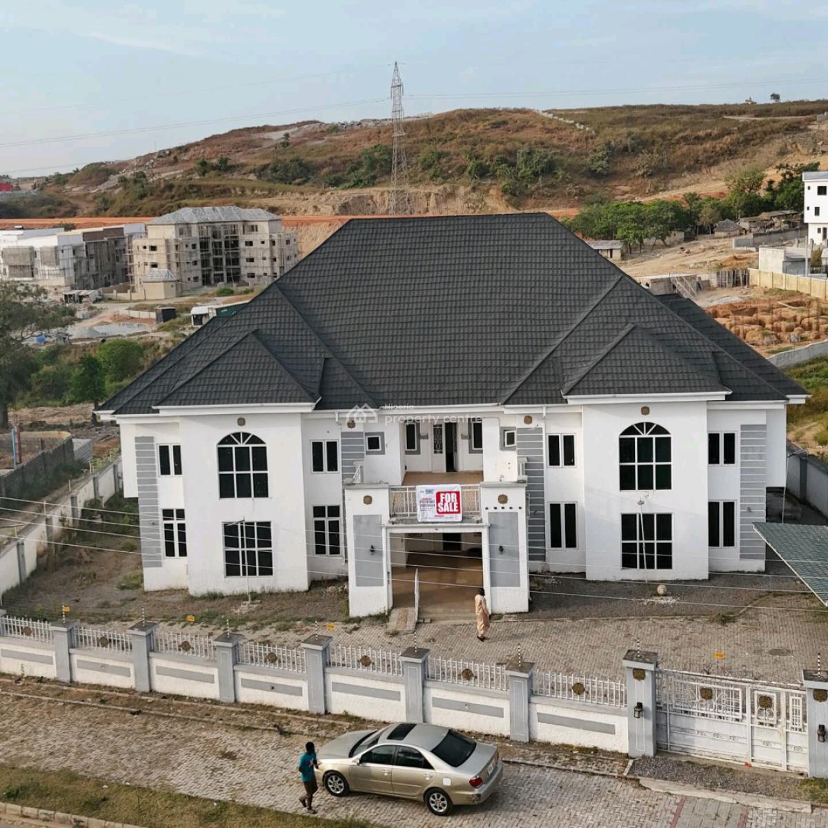 Residential Property Measuring 1,300sqm Available, Guzape District, Abuja, House for Sale