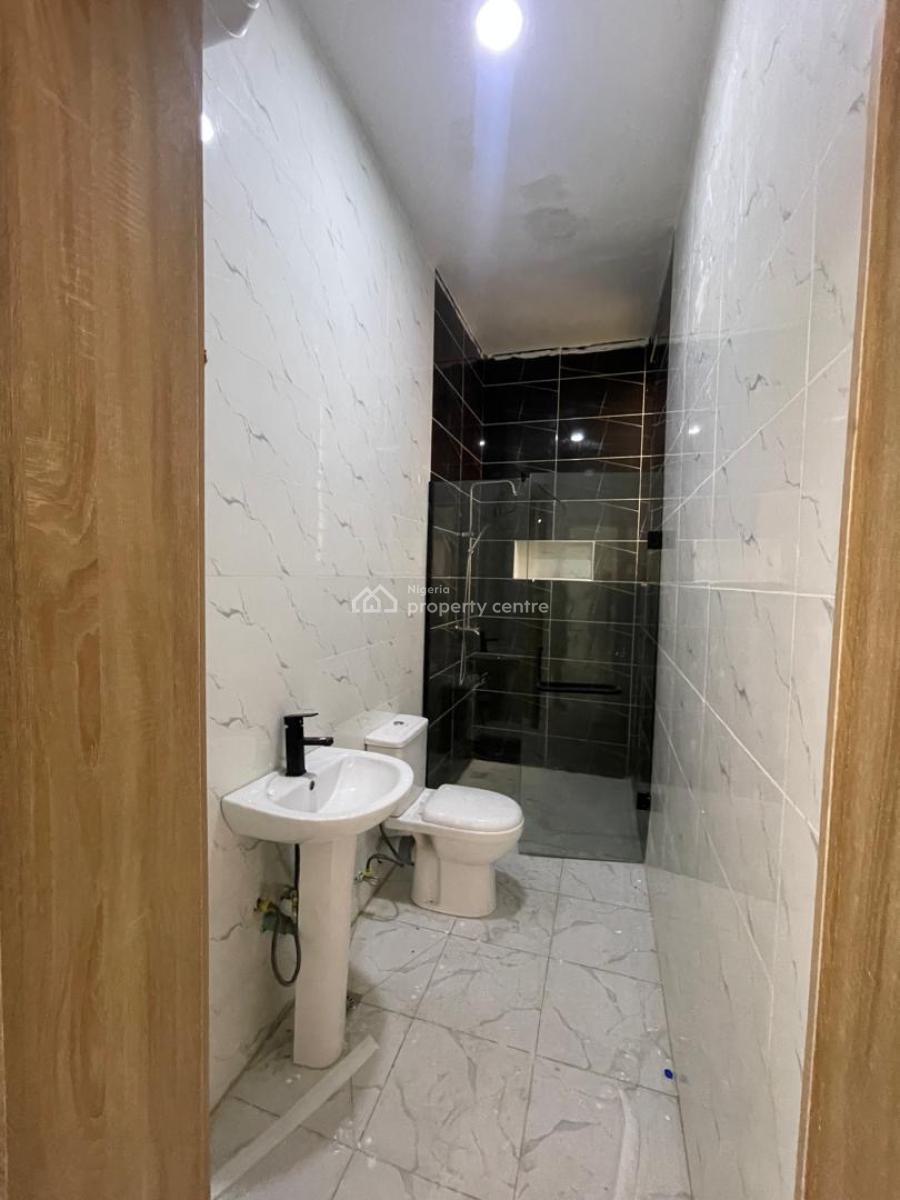 Beautifully Built 2bedroom Apartment, Ologolo, Ologolo, Lekki, Lagos, Block of Flats for Sale