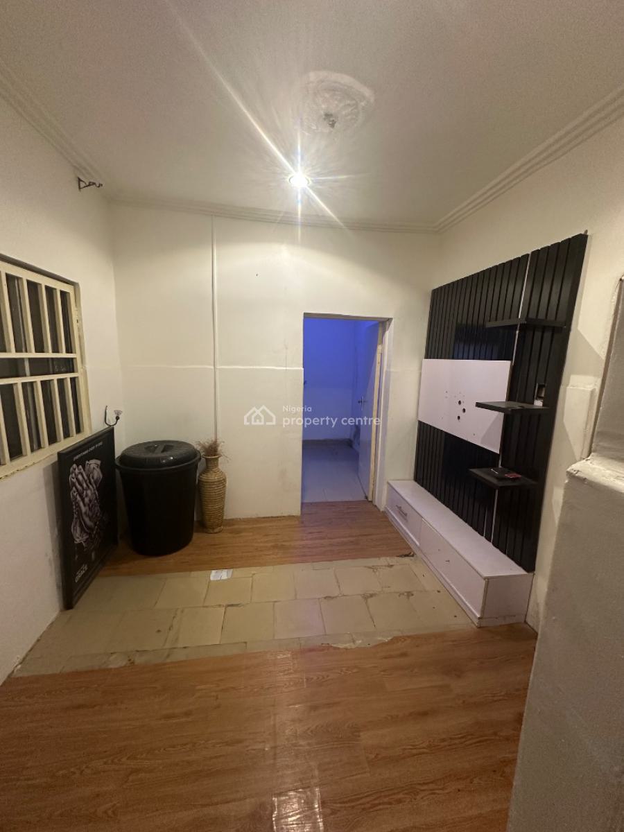Portable One Bedroom Apartment in a Decent Neighborhood, Off Furniture House, 3rd Avenue, Gwarinpa, Abuja, Mini Flat (room and Parlour) for Rent