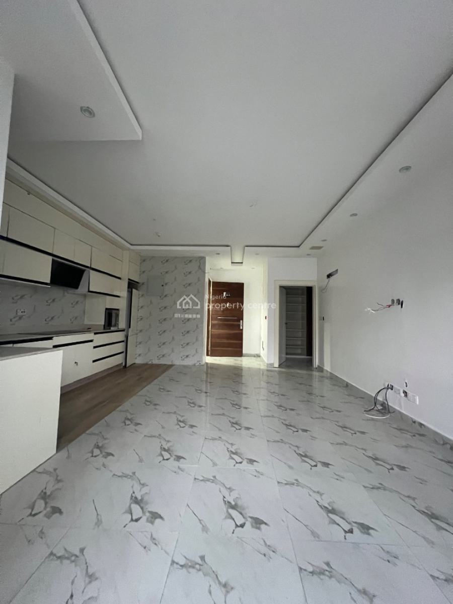 Luxurious 2 Bedroom Apartment, Perinwinkle Estate, Lekki, Lagos, Flat / Apartment for Rent