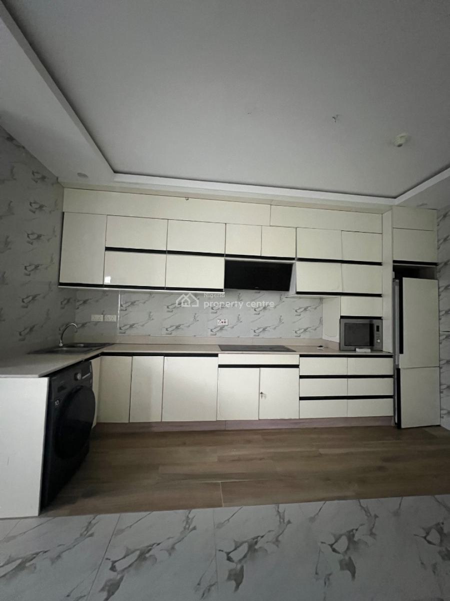 Luxurious 2 Bedroom Apartment, Perinwinkle Estate, Lekki, Lagos, Flat / Apartment for Rent