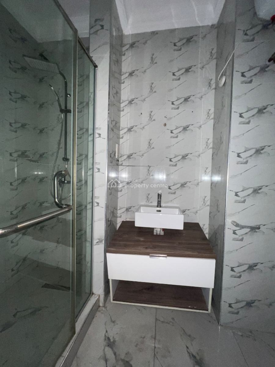 Luxurious 2 Bedroom Apartment, Perinwinkle Estate, Lekki, Lagos, Flat / Apartment for Rent