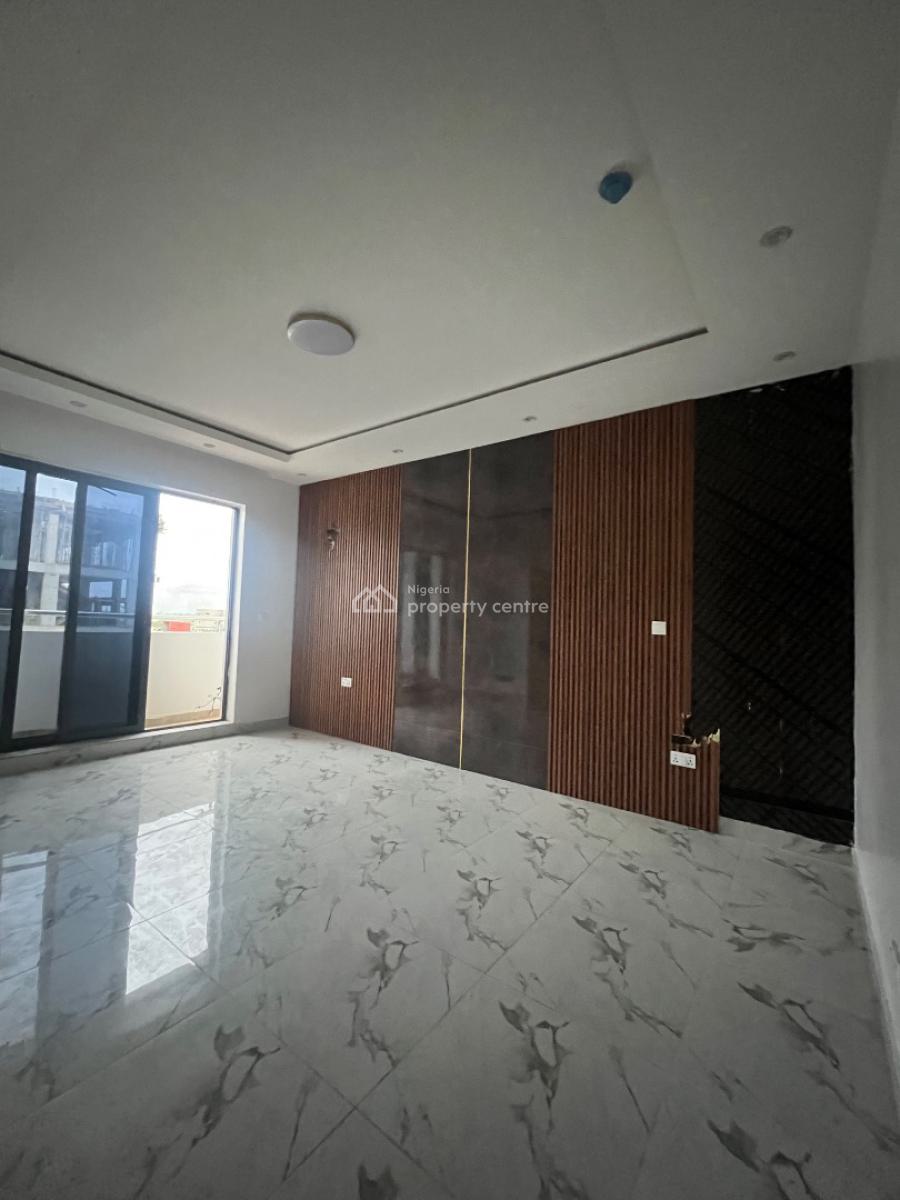 Luxurious 2 Bedroom Apartment, Perinwinkle Estate, Lekki, Lagos, Flat / Apartment for Rent