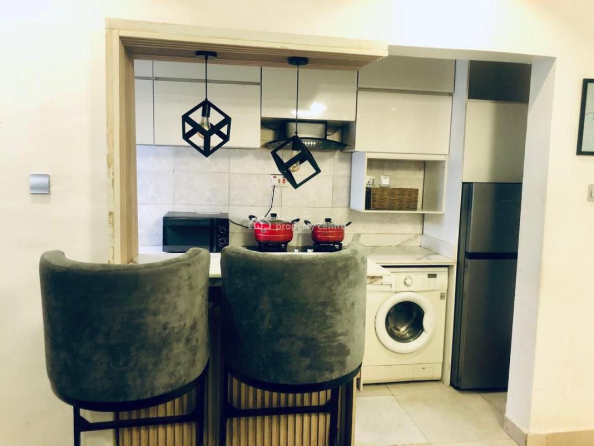 Luxury 3 Bedroom Apartment on The Mainland, Yaba, Lagos, Flat / Apartment Short Let