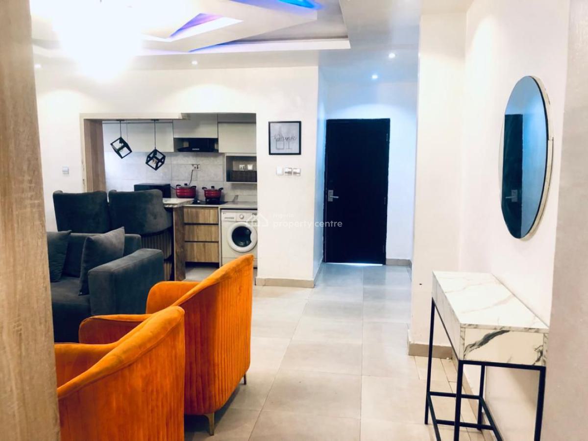 Luxury 3 Bedroom Apartment on The Mainland, Yaba, Lagos, Flat / Apartment Short Let