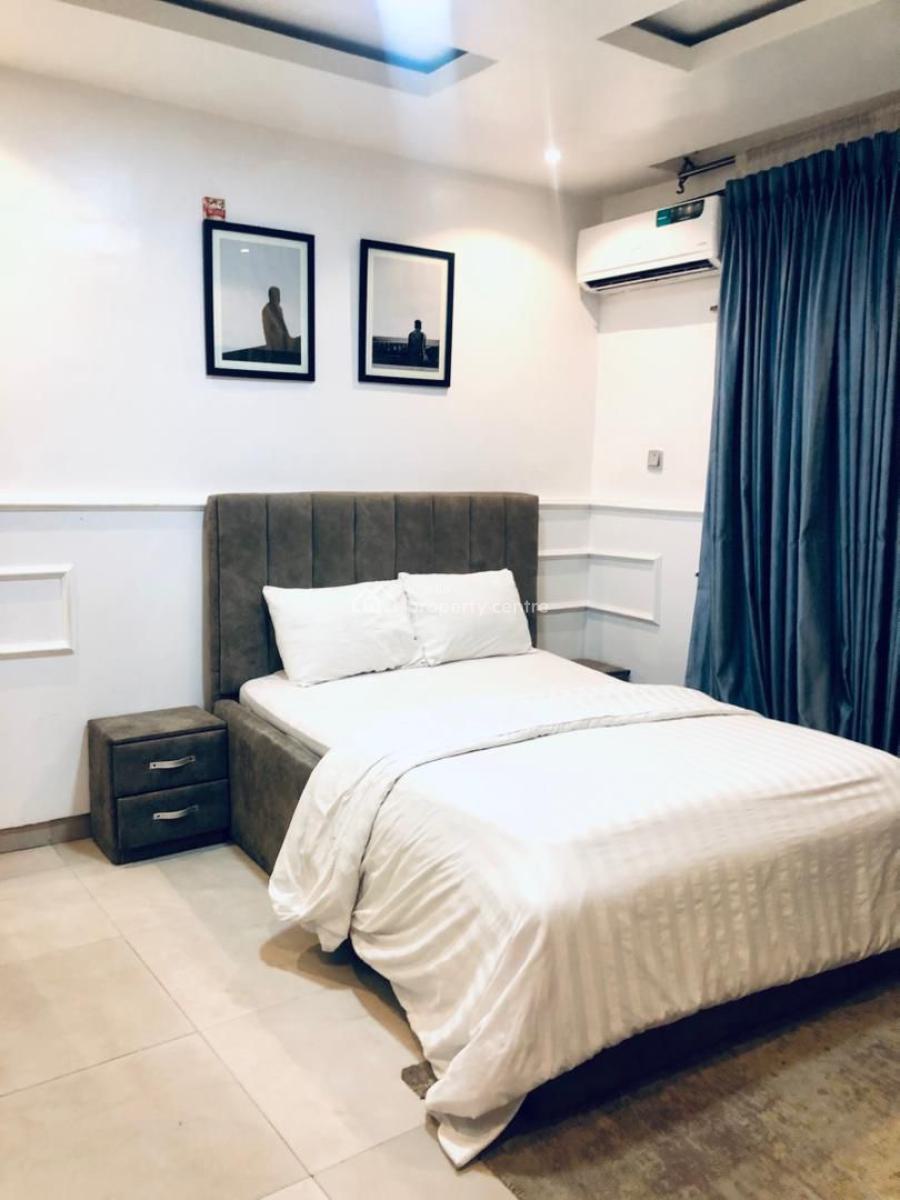Luxury 3 Bedroom Apartment on The Mainland, Yaba, Lagos, Flat / Apartment Short Let