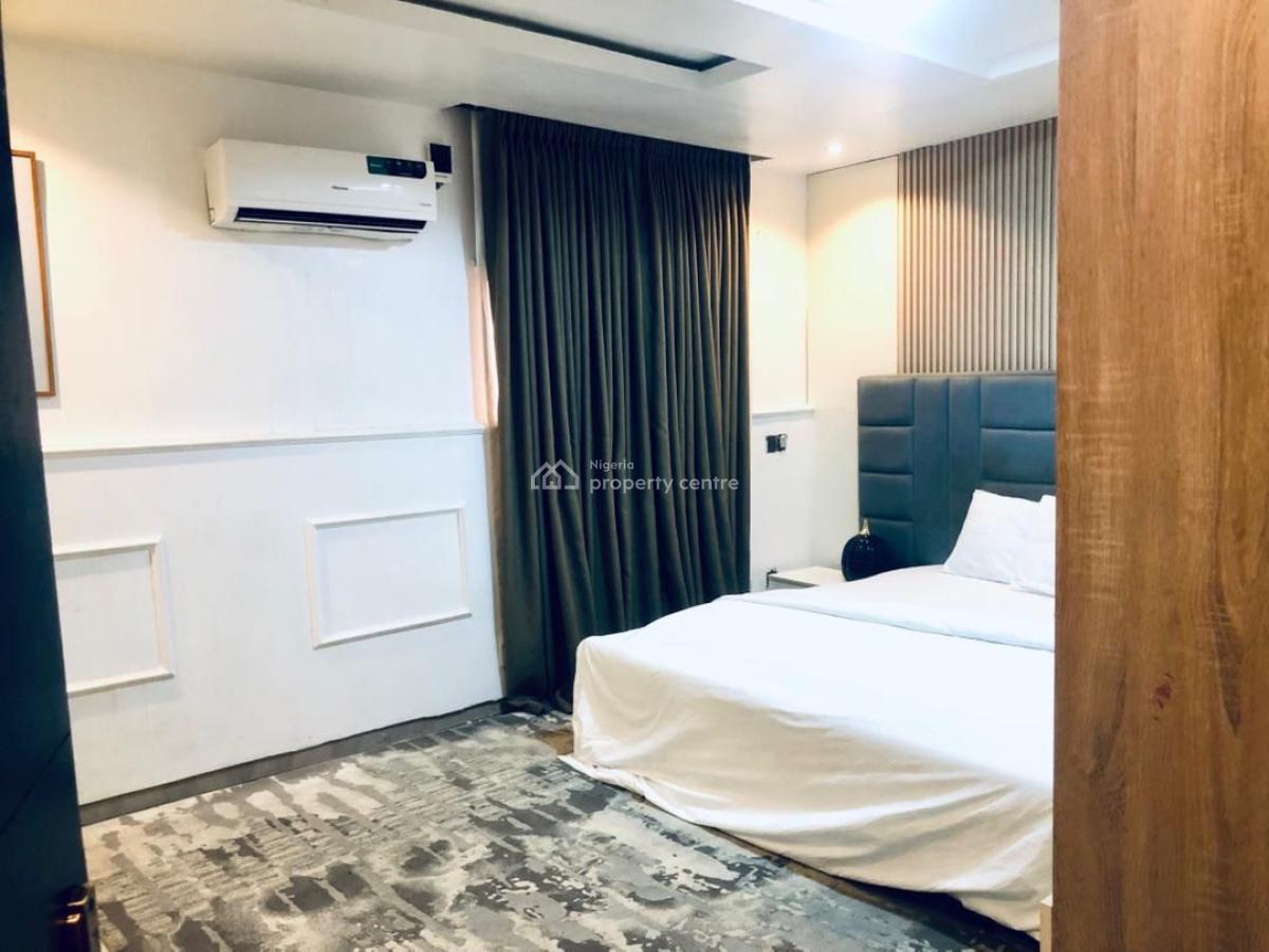 Luxury 3 Bedroom Apartment on The Mainland, Yaba, Lagos, Flat / Apartment Short Let