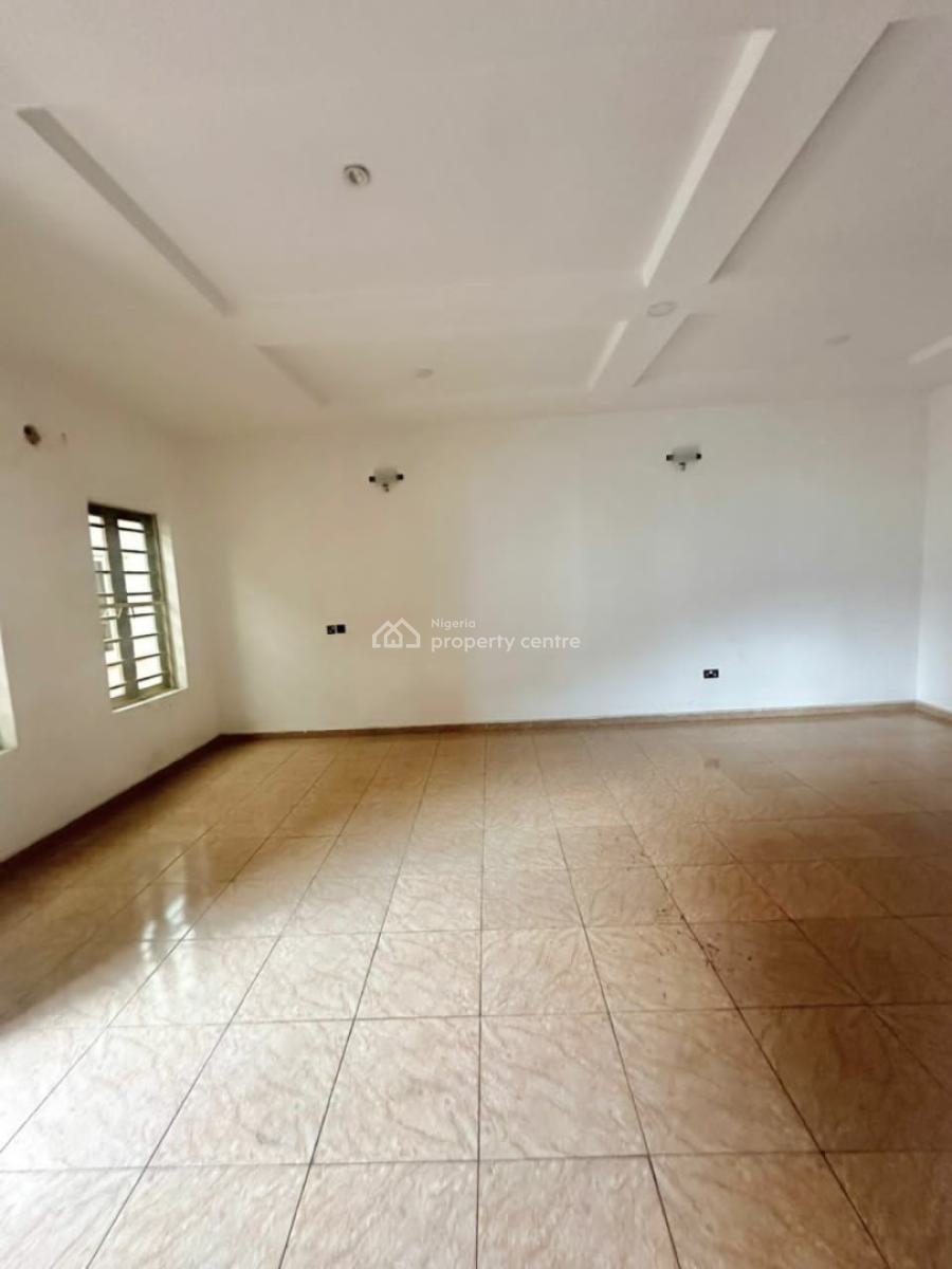 Massive Master Bedroom, Agungi Oba Musa Estate, Lekki Expressway, Lekki, Lagos, Flat / Apartment for Rent