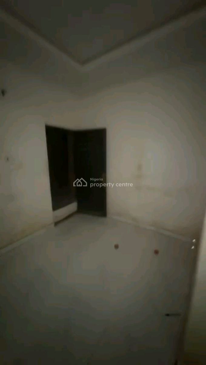 a Standard Room Self Contain Apartment, Ososa Street, Off Bariga Road, Bariga, Shomolu, Lagos, Self Contain (single Rooms) for Rent