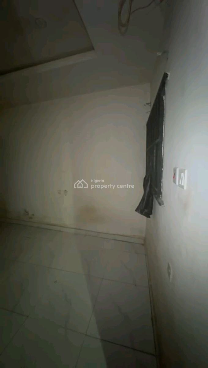a Standard Room Self Contain Apartment, Ososa Street, Off Bariga Road, Bariga, Shomolu, Lagos, Self Contain (single Rooms) for Rent