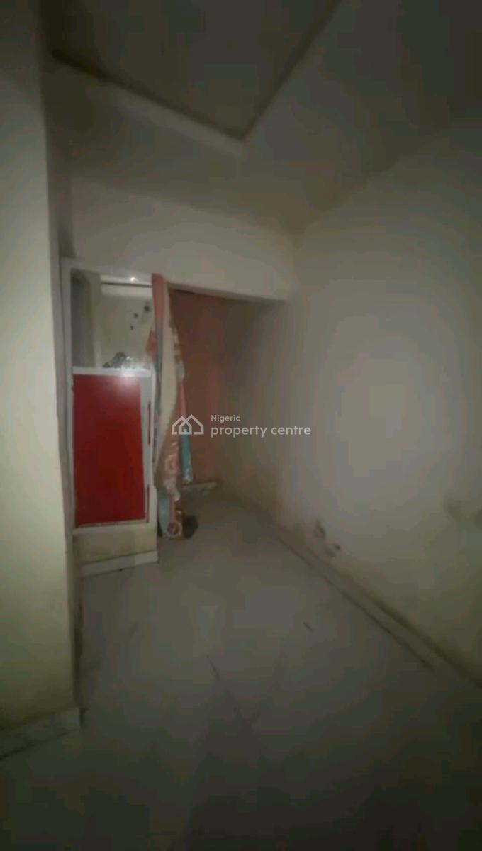 a Standard Room Self Contain Apartment, Ososa Street, Off Bariga Road, Bariga, Shomolu, Lagos, Self Contain (single Rooms) for Rent