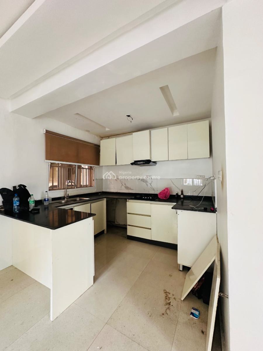 Nicely Built 2 Bedroom Maisonette, Off Admiralty Way, Lekki Phase 1, Lekki, Lagos, Flat / Apartment for Rent
