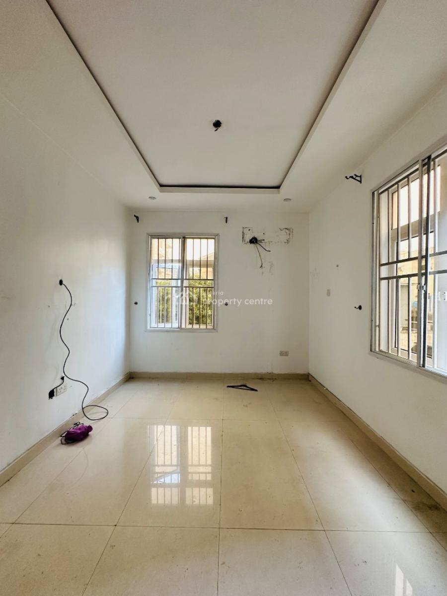Nicely Built 2 Bedroom Maisonette, Off Admiralty Way, Lekki Phase 1, Lekki, Lagos, Flat / Apartment for Rent
