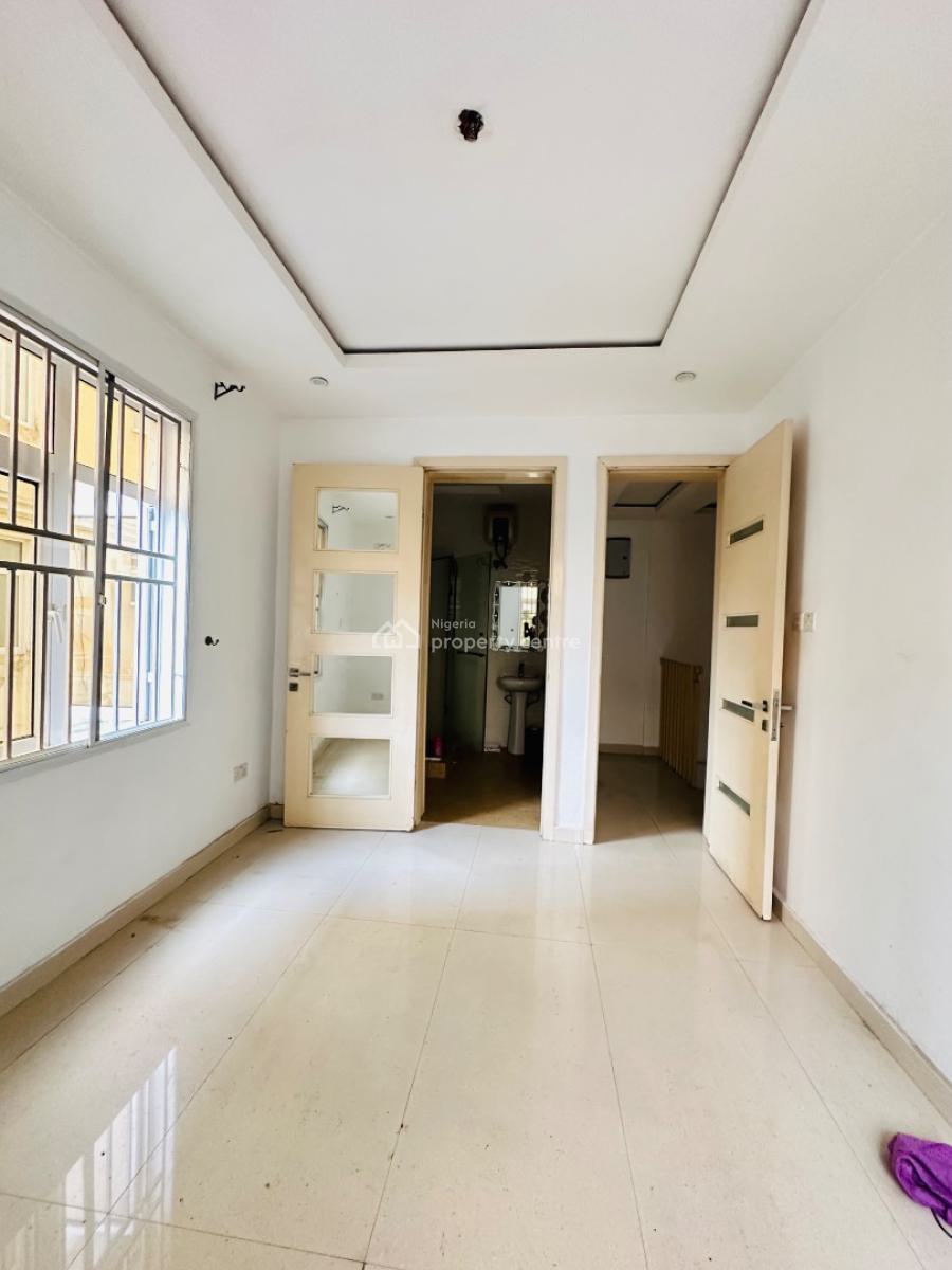 Nicely Built 2 Bedroom Maisonette, Off Admiralty Way, Lekki Phase 1, Lekki, Lagos, Flat / Apartment for Rent