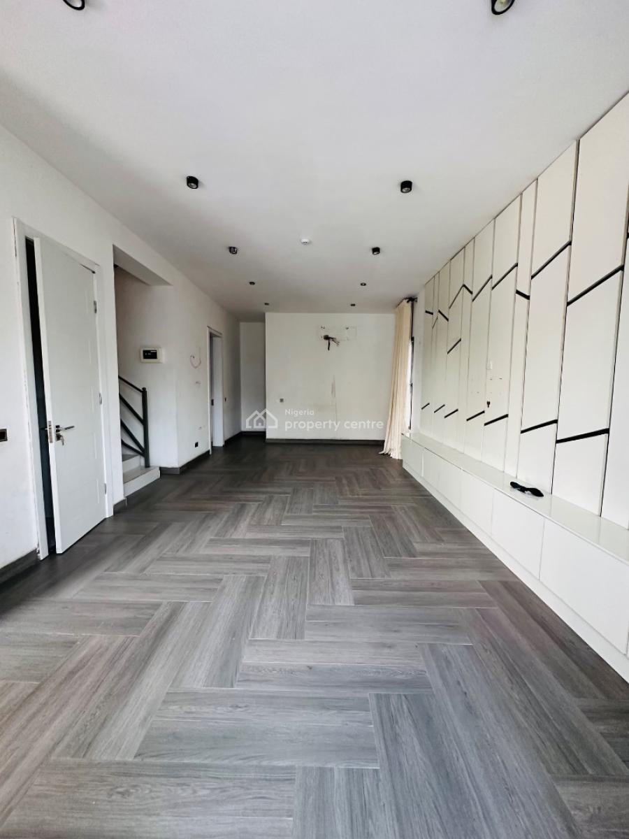 Spaciously Built 4 Bedroom Terrace Duplex with Bq, Lekki Phase 1, Lekki, Lagos, Terraced Duplex for Rent