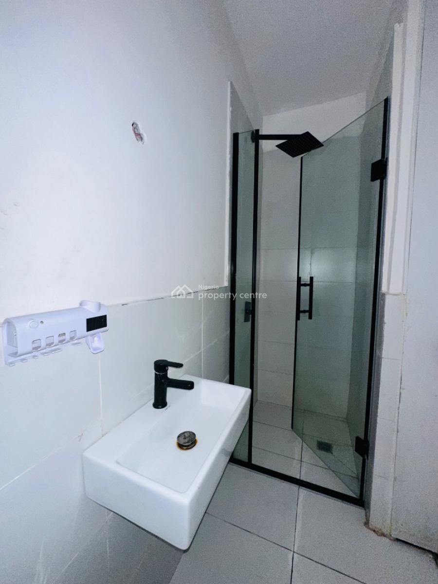 Spaciously Built 4 Bedroom Terrace Duplex with Bq, Lekki Phase 1, Lekki, Lagos, Terraced Duplex for Rent