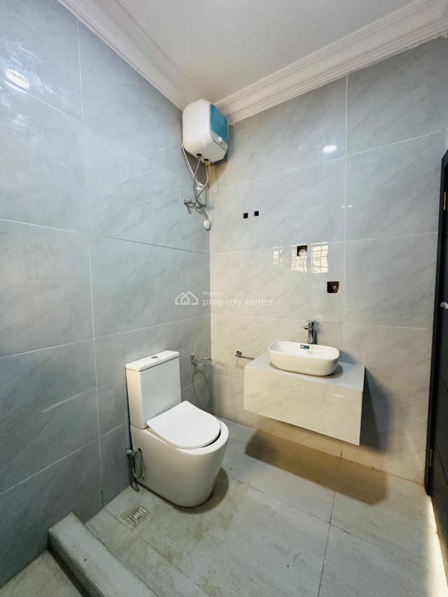 Elegantly Built 3 Bedroom Apartment with Bq, Pool, Gym and Elevator, Lekki Phase 1, Lekki, Lagos, Flat / Apartment for Rent