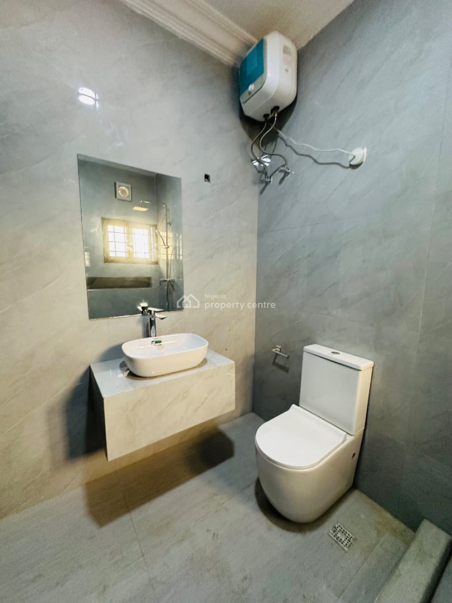 Elegantly Built 3 Bedroom Apartment with Bq, Pool, Gym and Elevator, Lekki Phase 1, Lekki, Lagos, Flat / Apartment for Rent