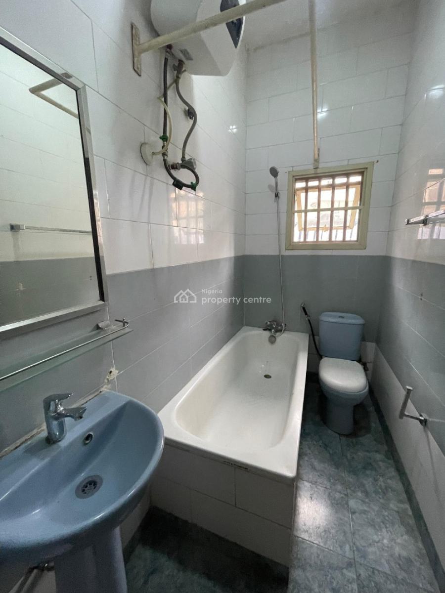 Modestly Built 3 Bedroom Apartment with Bq, Swimming Pool and Gym, Lekki Phase 1, Lekki, Lagos, Flat / Apartment for Rent