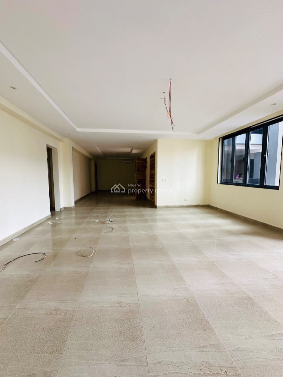 Spaciously Built 3 Bedroom with Bq, Swimming Pool and Gym, Lekki Phase 1, Lekki, Lagos, Flat / Apartment for Rent