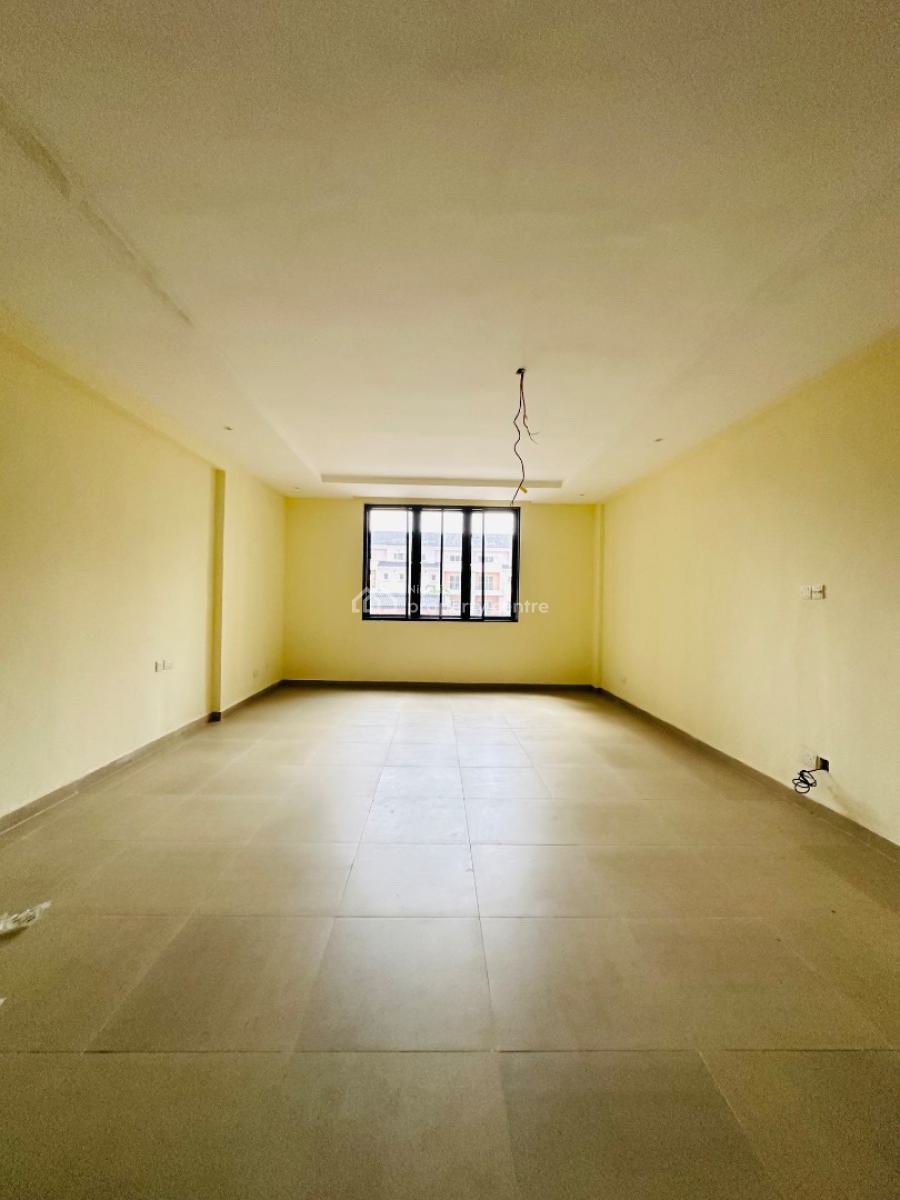 Spaciously Built 3 Bedroom with Bq, Swimming Pool and Gym, Lekki Phase 1, Lekki, Lagos, Flat / Apartment for Rent