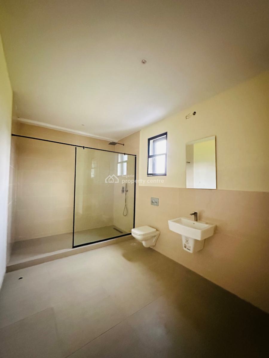 Spaciously Built 3 Bedroom with Bq, Swimming Pool and Gym, Lekki Phase 1, Lekki, Lagos, Flat / Apartment for Rent