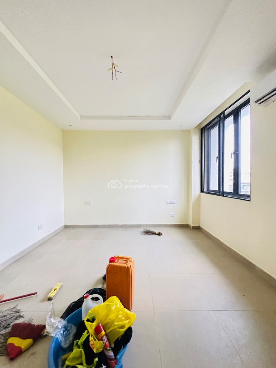 Spaciously Built 3 Bedroom with Bq, Swimming Pool and Gym, Lekki Phase 1, Lekki, Lagos, Flat / Apartment for Rent