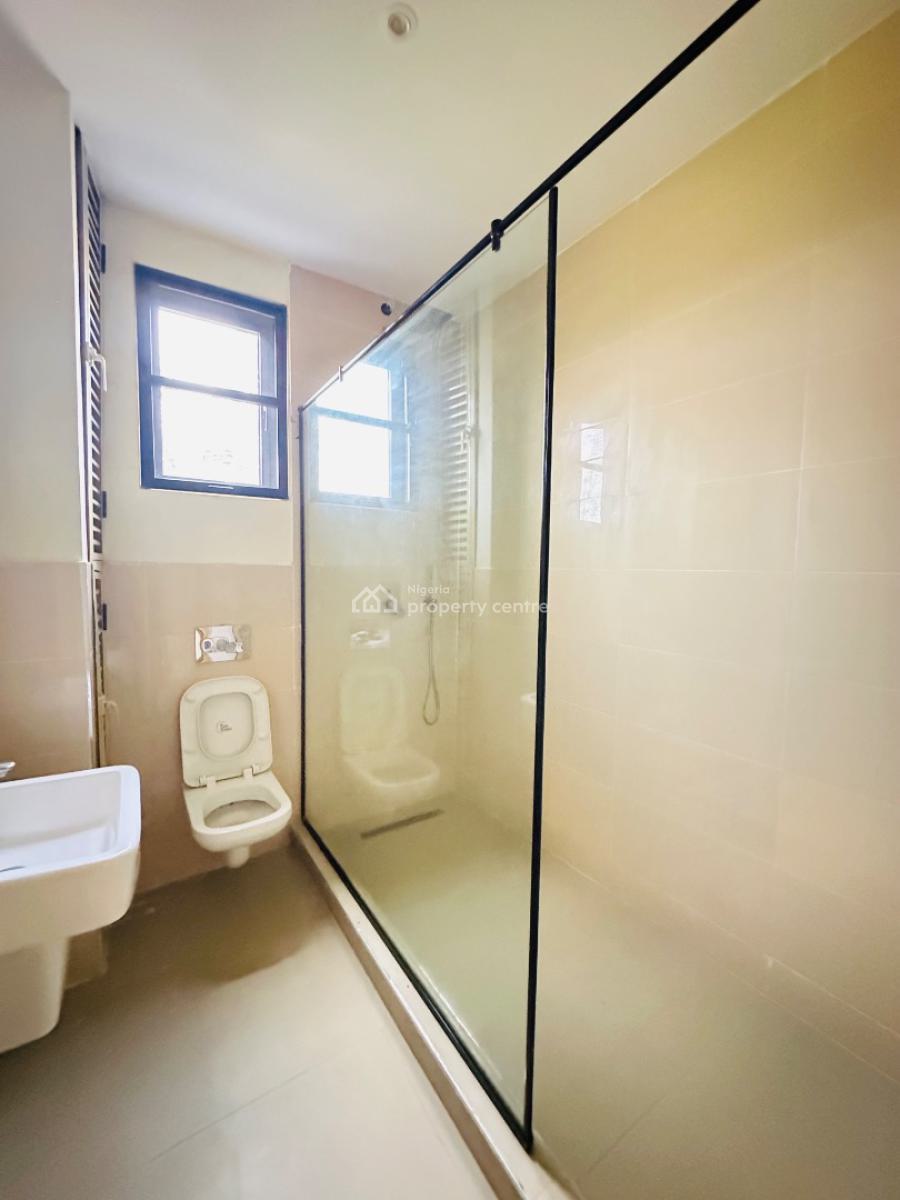 Spaciously Built 3 Bedroom with Bq, Swimming Pool and Gym, Lekki Phase 1, Lekki, Lagos, Flat / Apartment for Rent