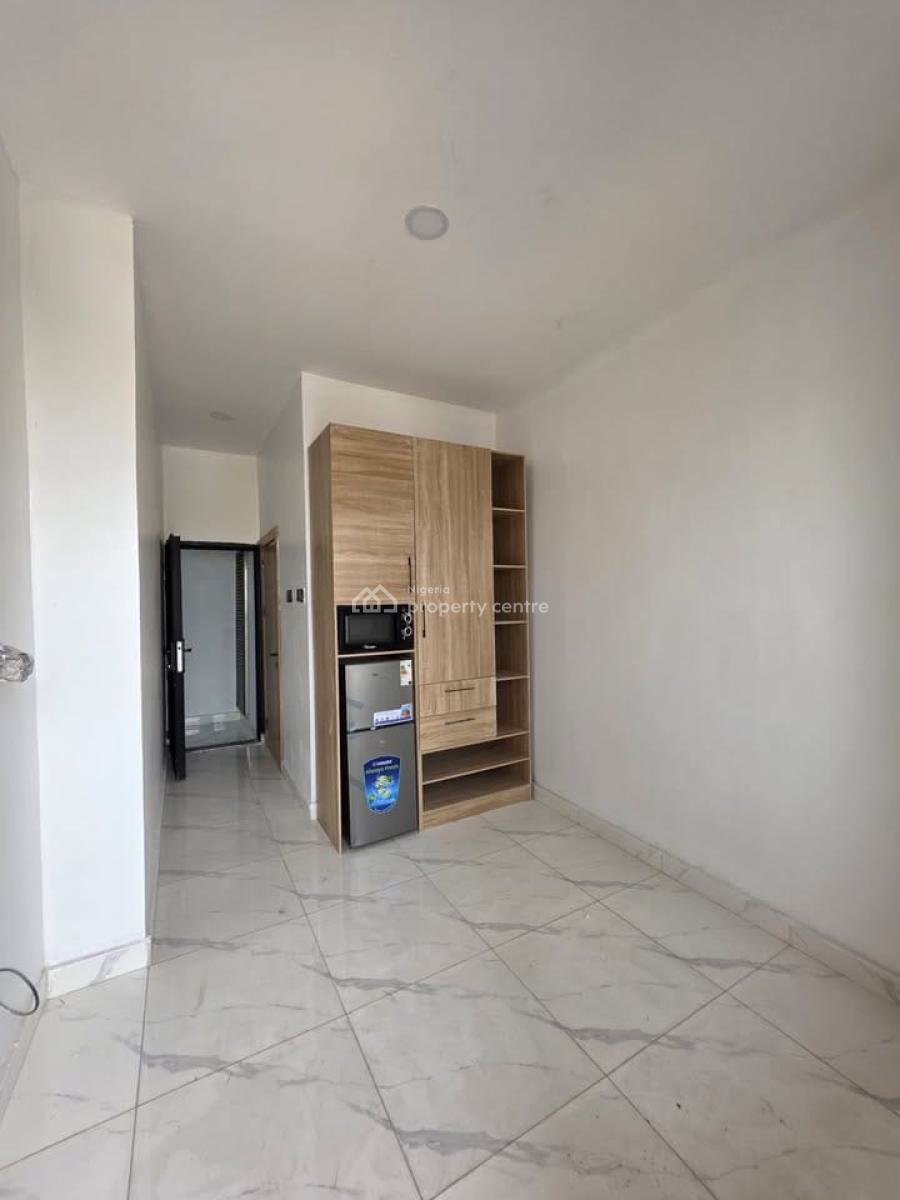 Well Finished 2 Bedroom Flat with Bq, Lekki Phase 1, Lekki, Lagos, Block of Flats for Sale