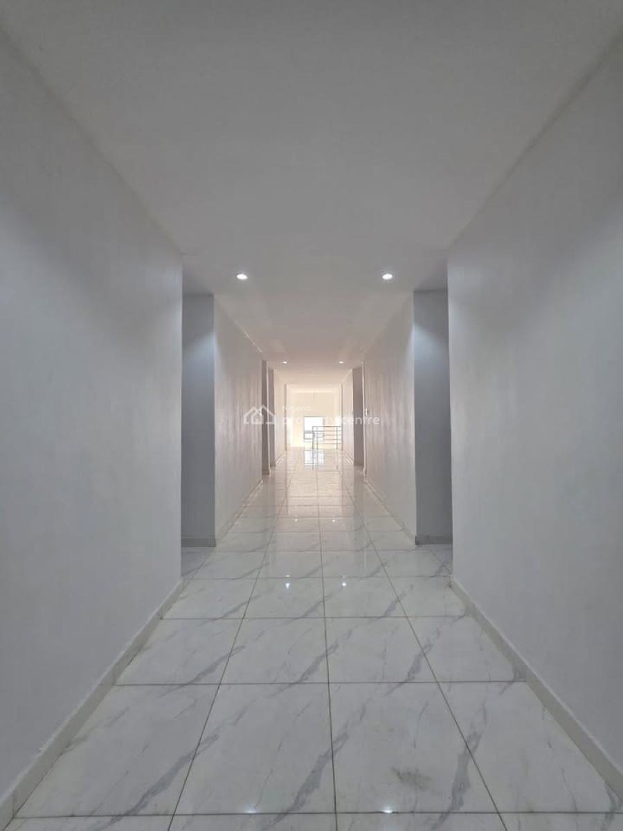 Well Finished 2 Bedroom Flat with Bq, Lekki Phase 1, Lekki, Lagos, Block of Flats for Sale