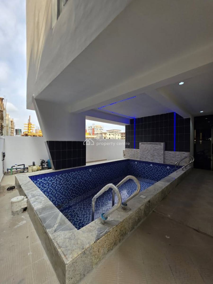 Well Finished 2 Bedroom Flat with Bq, Lekki Phase 1, Lekki, Lagos, Block of Flats for Sale