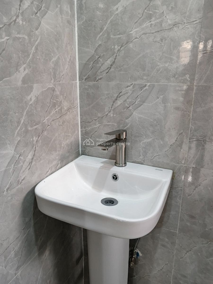 Brand New Luxury 2 Bedroom Flat, Mobil Road, Ilaje, Ajah, Lagos, Flat / Apartment for Rent