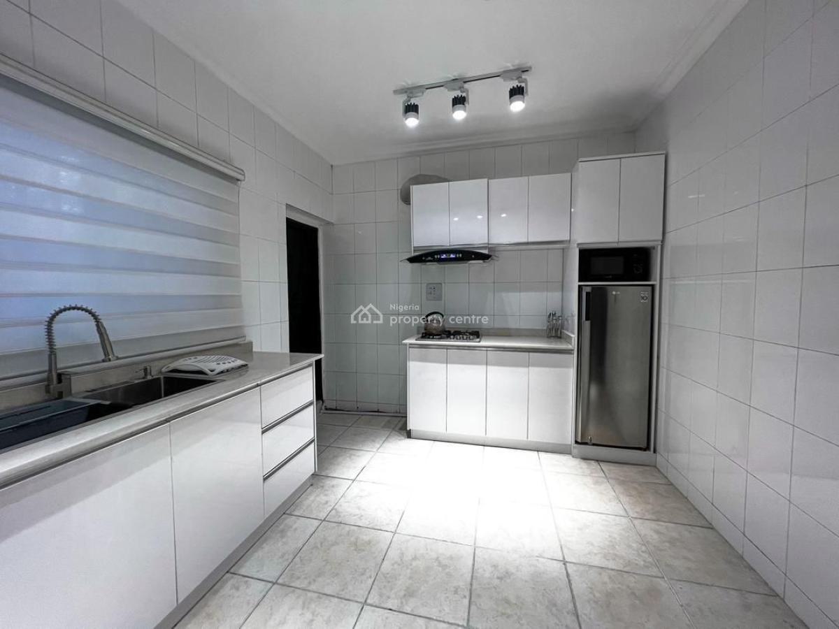 Spacious 2bedroom Apartment with Top Notch Amenities Available for Sho, Old Ikoyi, Ikoyi, Lagos, Flat / Apartment Short Let