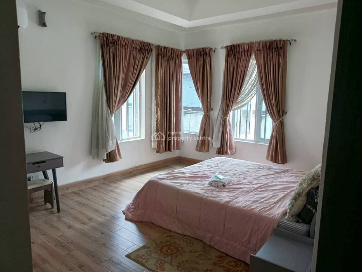 2 Bedroom Furnished Apartment  with a  Bq, Lekki, Lagos, Flat / Apartment for Rent