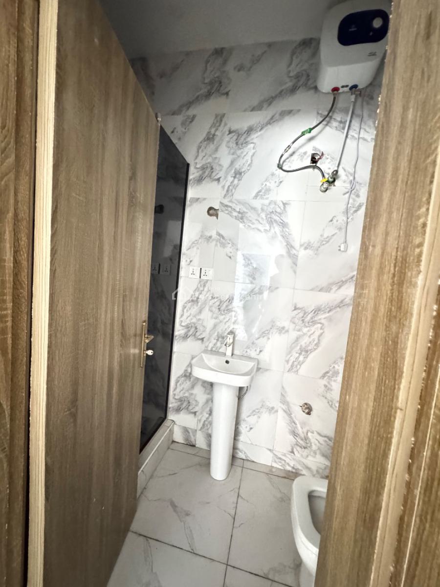 Elegant 2 Bedroom Apartment with Bq Very Spacious, Ilaje Lekki Lagos State, Lekki, Lagos, Block of Flats for Sale