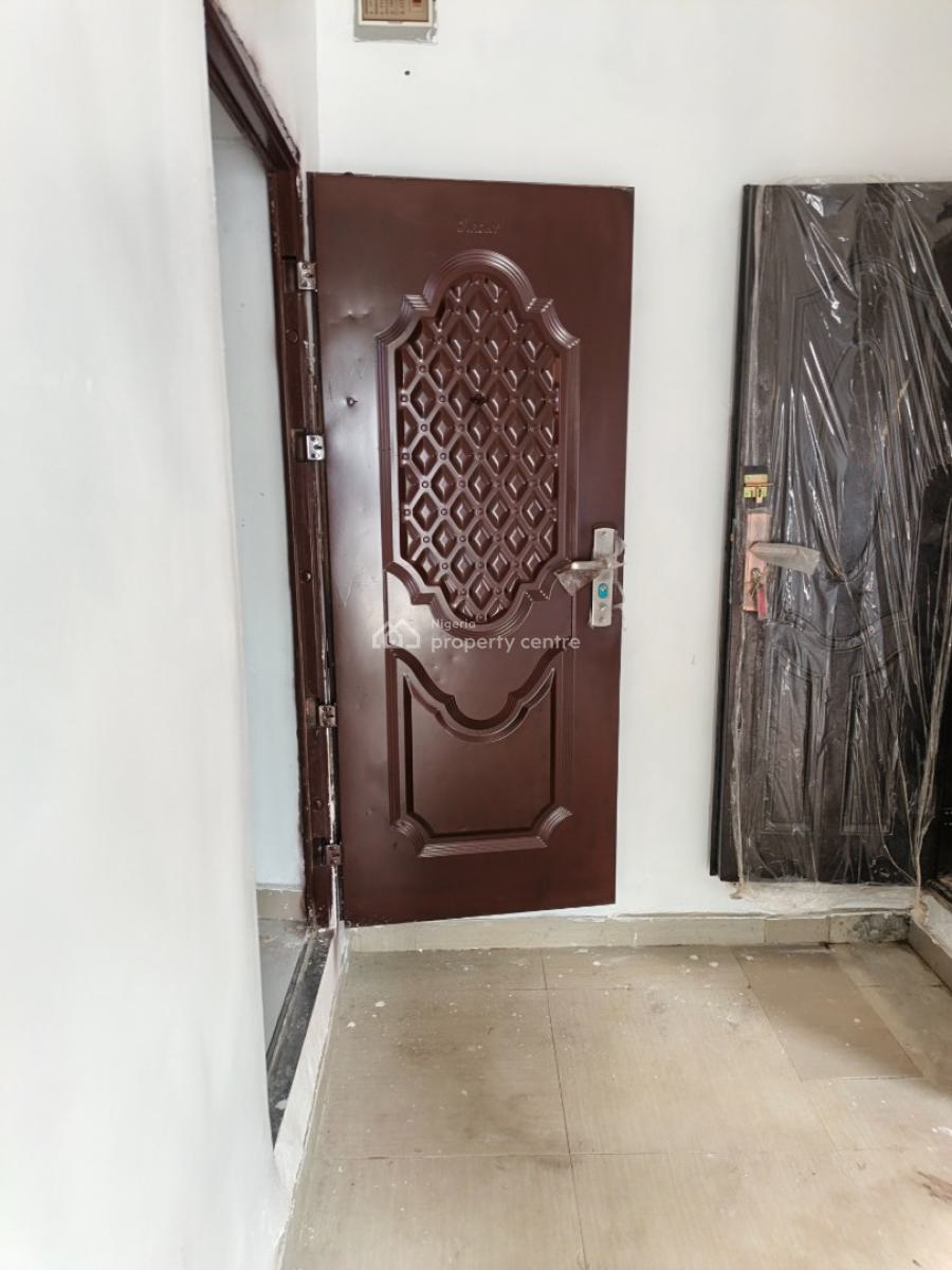 Letting!!!  Mini Flat  in a Call to Access Estate, Osapa, Lekki, Lagos, Mini Flat (room and Parlour) for Rent