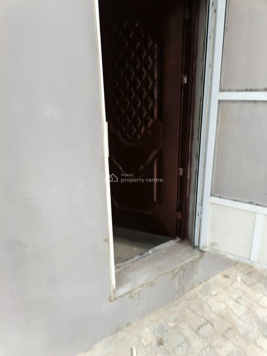 Letting!!!  Mini Flat  in a Call to Access Estate, Osapa, Lekki, Lagos, Mini Flat (room and Parlour) for Rent