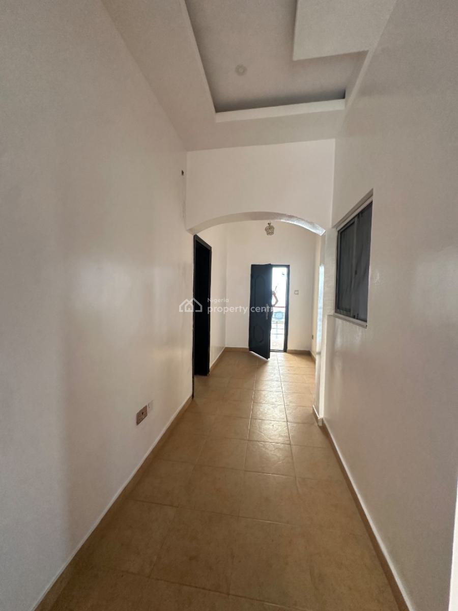Standard & Spacious 3 Bedroom Flat, Ilasan, Lekki, Lagos, Flat / Apartment for Rent