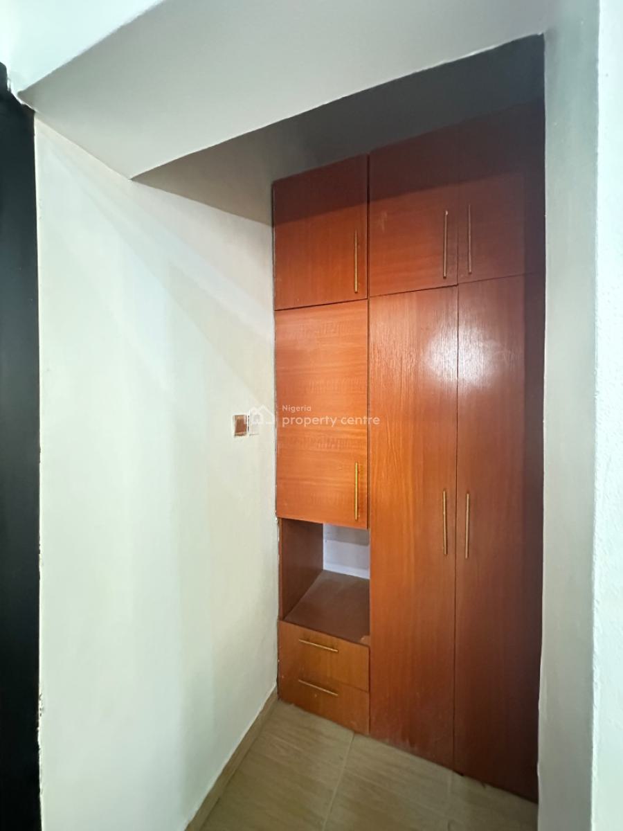 Standard & Spacious 3 Bedroom Flat, Ilasan, Lekki, Lagos, Flat / Apartment for Rent