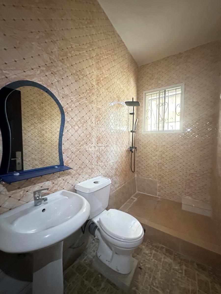 Standard & Spacious 3 Bedroom Flat, Ilasan, Lekki, Lagos, Flat / Apartment for Rent