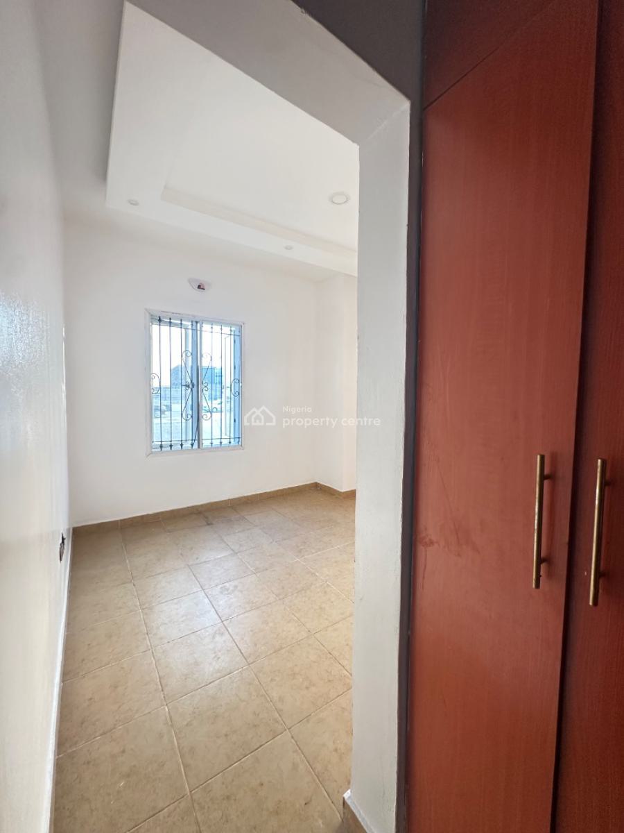 Standard & Spacious 3 Bedroom Flat, Ilasan, Lekki, Lagos, Flat / Apartment for Rent