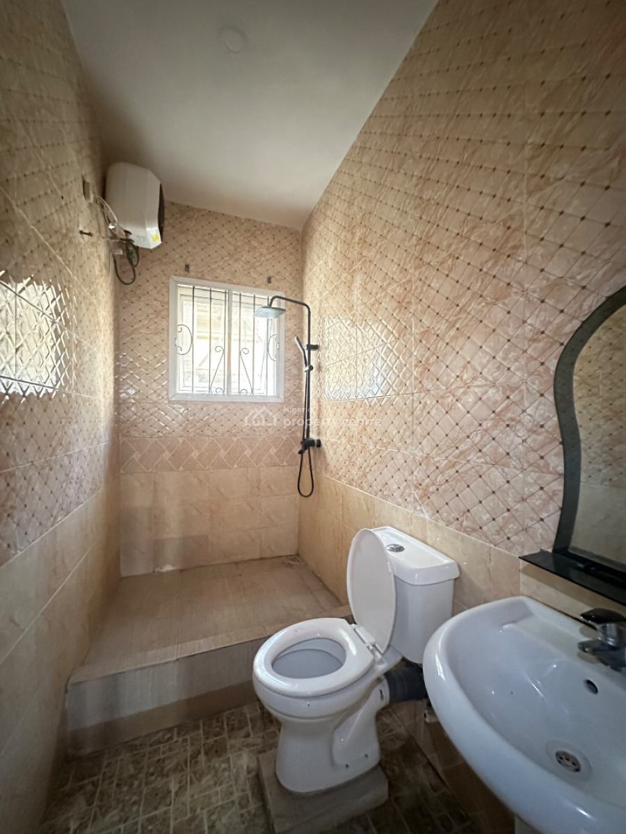 Standard & Spacious 3 Bedroom Flat, Ilasan, Lekki, Lagos, Flat / Apartment for Rent