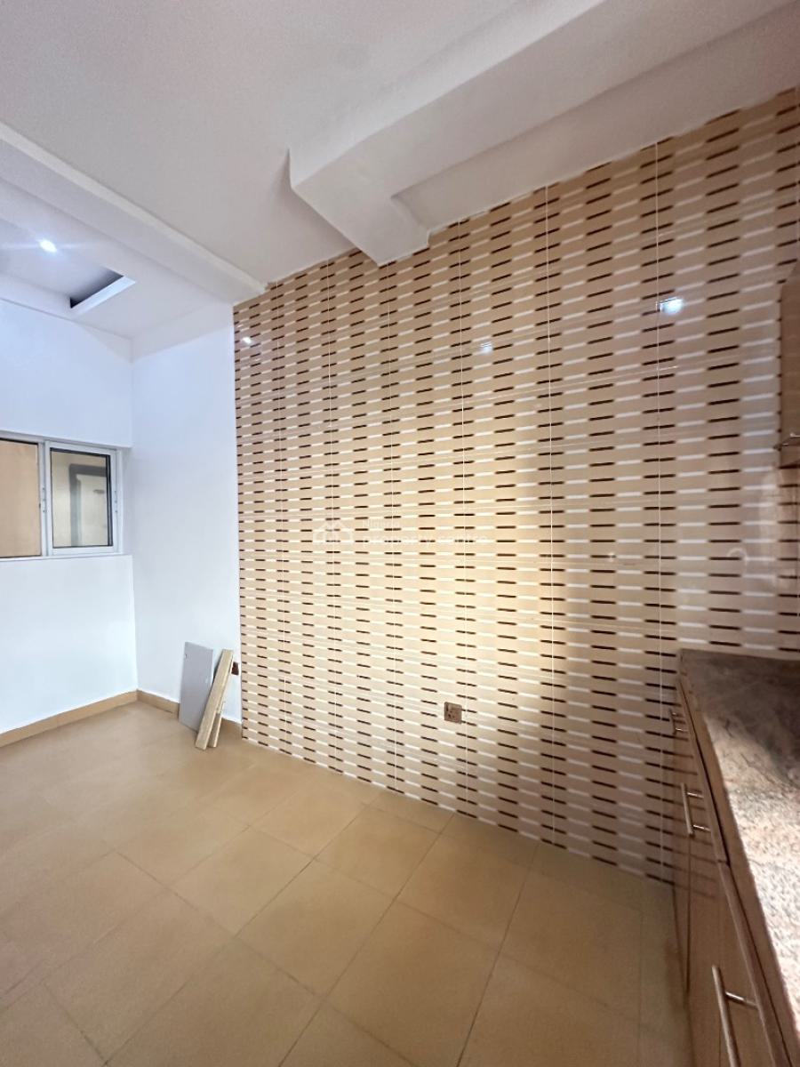 Standard & Spacious 3 Bedroom Flat, Ilasan, Lekki, Lagos, Flat / Apartment for Rent